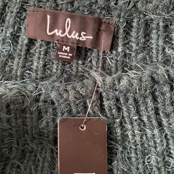 Lulus ladies crapped sweater. Size M. New with tag - Picture 3 of 3